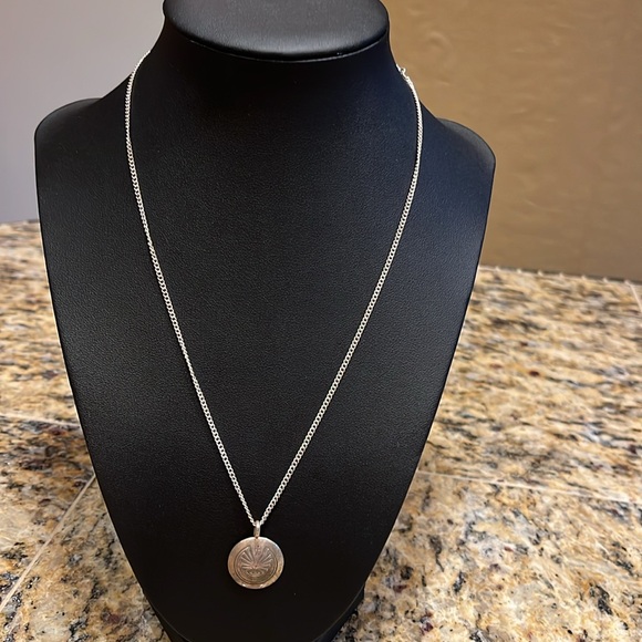 ViTG Sterling 925 Silver Necklace -Round small medallion tribal symbols - Picture 3 of 7